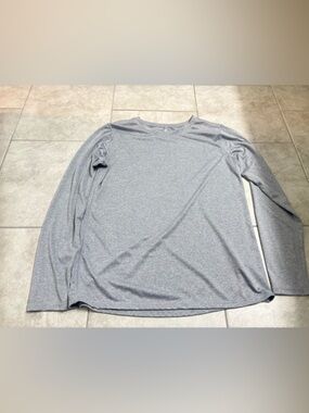 Light Gray Long Sleeve loose fitting Athletic Dryfit Top